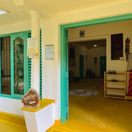 Lazy Monkey Sri Lanka Hostel Dickwella Exterior photo